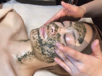 ルアナアイナ 大分の写真/【毛穴黒ずみ徹底ケア】剥けないハーブピーリングで自分史上最高の滑らか肌へ。ボディの悩みもお任せを★