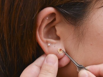 ジュネル ローズ(JEWNEL ROSE)/耳つぼ