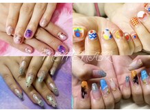 メメネイル(MEMENAIL)の雰囲気（ポップで元気なアートも◎）