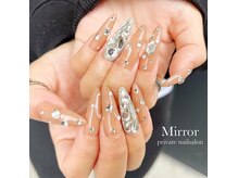 ミラー(Mirror)の雰囲気（スカルプ・ロングネイル承っております♪）