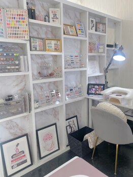 サロン ド ボーテル ヴィ(salon de beaute REVI)の写真/【持ち込みネイル】「爪が短くてデザインを楽しめない…」そんなお悩みに♪パラジェル/フィルイン/オフのみ