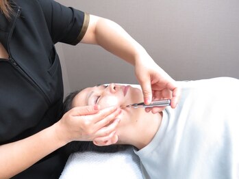 シンメトリー 熊本の写真/【人気No.1】小顔矯正3800円★二重あご・ほうれい線・シワ・たるみ改善♪結婚式などのイベント前にも◎