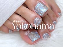 シャインアン(Shine'an)/ミラーで光らせるフットネイル