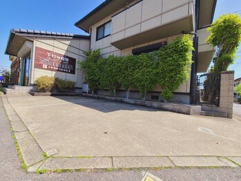 下村治療院/駐車場