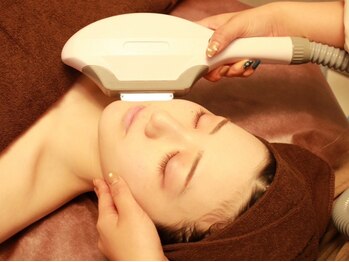 エルツ(Erz.)の写真/【360度徹底!極上美肌脱毛】全身脱毛+顔+VIO¥9200!ふき取り不要の保湿ジェルでムダ毛レスぷるぷる素肌に◎