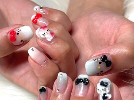 アシメ×キャラクターネイル