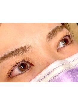 ナチュラル上品な目元にしたい