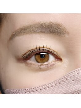 エイティスト(8ist)/パリジェンヌ[新宿/新宿駅]