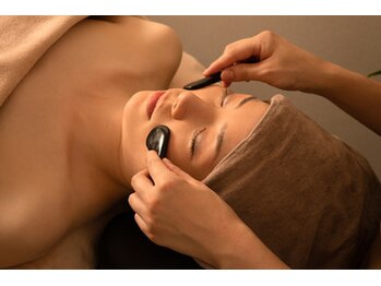 シールドゥ 今店(Sii Rue Duu)/ホットスト-ン120分お顔リンパ付