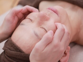 サロン ド フルール(Salon de Fleur)/たるみケア&ほうれい線を解消！