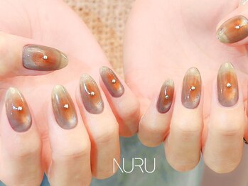 ヌル ネイル 新宿(NURU NAIL)の写真/あえての“シンプルネイル”がお洒落！豊富なカラーと繊細なパーツをご用意し、魅力的な指先をご提案♪