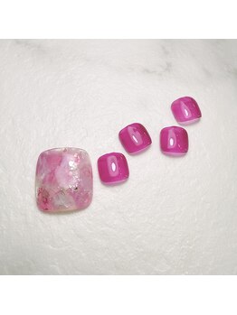 スペル オン ネイルズ(Spell on nails)の写真/フット親指アートレギュラー9600円 / 大人可愛いトレンドネイルを足元から