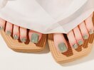 大人のカーキネイル　八重樫