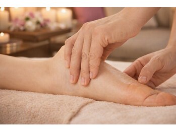 SALON　IVY.【サロン アイビー】の写真/短時間でスッキリ！こだわりのツボ押し推拿(すいな)で足のむくみを徹底ケアし、軽やかな足元へ整えます♪