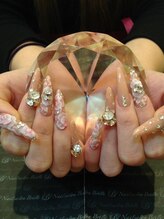 エスフィーネイルサロン ブリーユ(Esfy nailsalon Brille)/きれいめ豪華3Dネイル