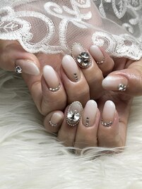 白グラデーションネイル