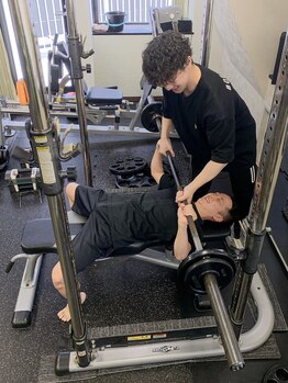 アゼスポ ボディメイク 池袋(AZESPO)/ウエイトトレーニングで筋力強化