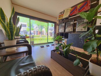 下村治療院/待合室