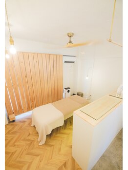 エムドット プラス(M DOT +)/清潔感のあるお洒落な店内