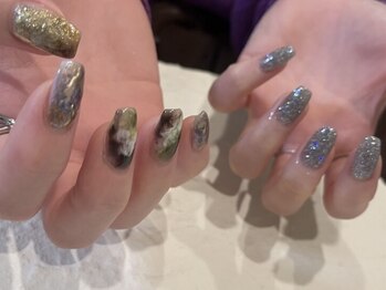 奥行きのあるニュアンスネイル