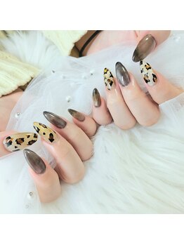 リシア(Lisia)/秋レオパードネイル