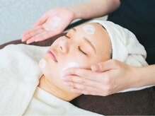 ニキビケア研究所 天王寺 阿倍野店/温めながらミルククレンジング