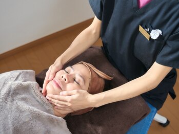 エム(M)の写真/【美小顔になりたい方】全身の歪み調整×筋膜リリース×口腔内エステ×リンパマッサージで効果を実感◎