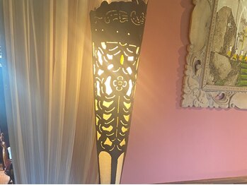 アジアンリラクゼーション ヴィラ 二子玉川店(asian relaxatin villa)/エキゾチックな照明