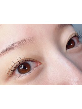 ナチュラル上品な目元にしたい