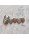 フットネイル　華やかニュアンス