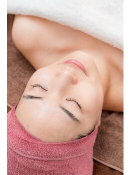 クレビア(CREBIA)/【シミ・シミケア専門店】沖縄県