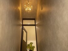 メゾン ド ハク(maison de HAKU)の雰囲気(階段を登った先の扉からお入りください)