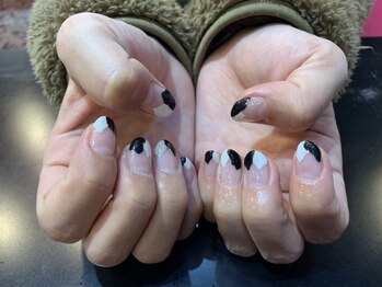 ボディ 高知店(BODY)/モノクロ