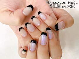 マグネット×黒フレンチ