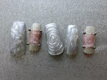 ネイリシャス(NAILICIOUS)/凹凸がクールなモードネイル