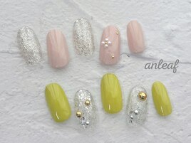 定額¥4880 お花×スタッズネイル