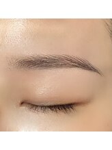 ビューステージ アイブロウサロン 吉祥寺/平行よりのアーチ眉デザイン