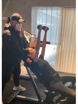 ジムニキサロン(GYM Niki Salon)/猫背の矯正！