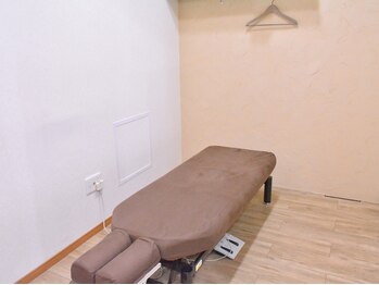 伊集院骨盤整体サロン/完全個室の清潔で明るい店内