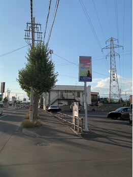 スピカプラス(Spica+)/駐車場入り口