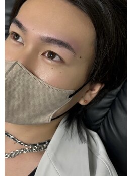 イブ(Eve)/ナチュラルにハマる眉毛