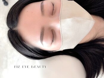 フィズ アイ ビューティー 豊橋牛川店(fiz eye beauty)の写真/【アイブロウ&まつげパーマ/同時可能◎】お客様のお顔に合わせた《黄金比》眉毛デザインをご提案！