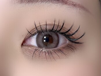 リミエ(Limie)の写真/まつ毛の負担を最小限に抑えて、目元にボリュームを!自まつ毛が少ない方もボリュームUPで理想の目元に♪