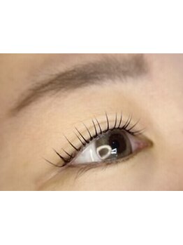 ナチュラル上品な目元にしたい