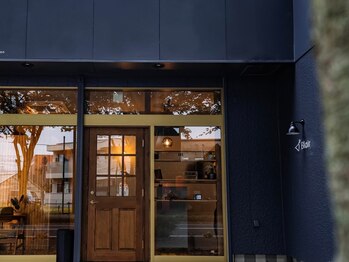 ブレアウィズネイル(Blair with Nail)/シックで落ち着いた雰囲気の外装