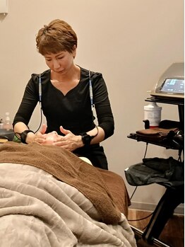 接骨院はる みたけの写真/むくみ・たるみ改善☆オールハンドの施術でお顔の深層までアプローチ◎お肌にハリや弾力を与えてツヤ肌に♪