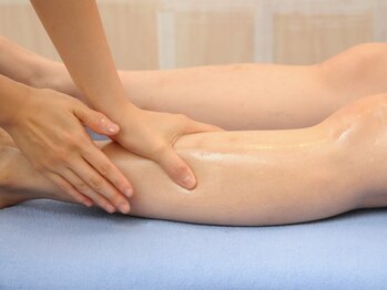 整体 骨盤調整サロン ボディライト フレンテ西宮店の写真/冷えや疲れからくるパンパンになったつらい足のむくみに◎自分では気づかないところまでググッと手が届く☆