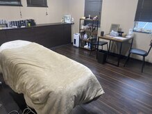 イースヘアーアンドビューティーショップ(ease hair&beauty shop)の雰囲気（シンプルで広い個室となってます！　/拓勇苫小牧/）