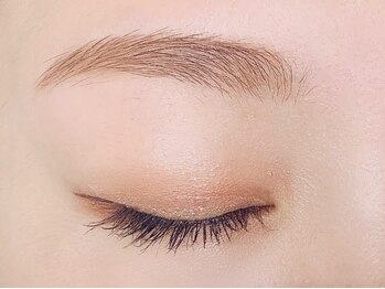 ジャム(Jam)の写真/眉メイクが苦手な方必見!【何度でも同料金の眉毛ケア¥4980】黄金比のバランスに合わせて眉を整え好印象に♪