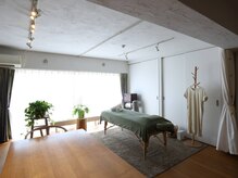 ふじなわ免疫活性堂の雰囲気（やわらかな光に包まれた、心と体がゆるむ落ち着いた空間）